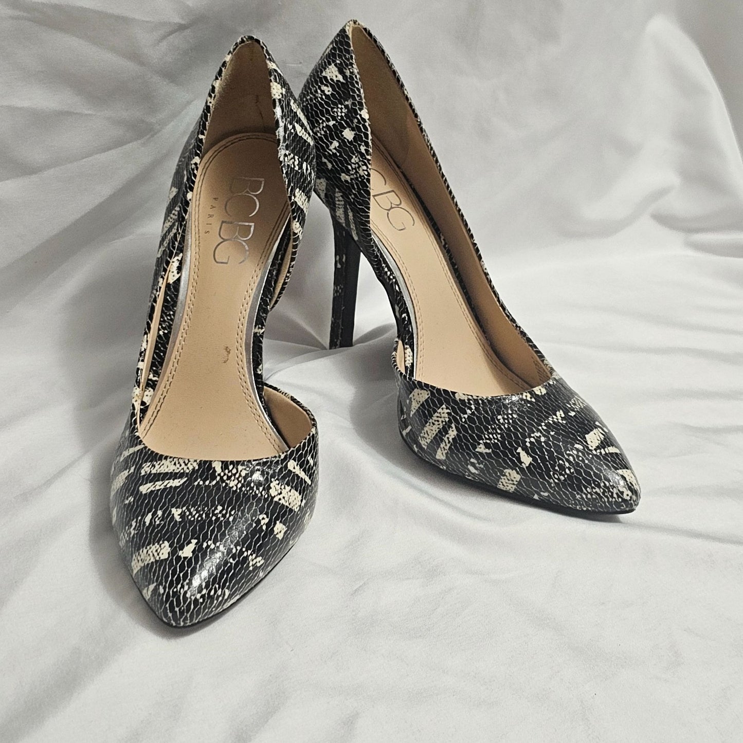 BCBG Black White Snakeskin D'orsay Pumps Size 9