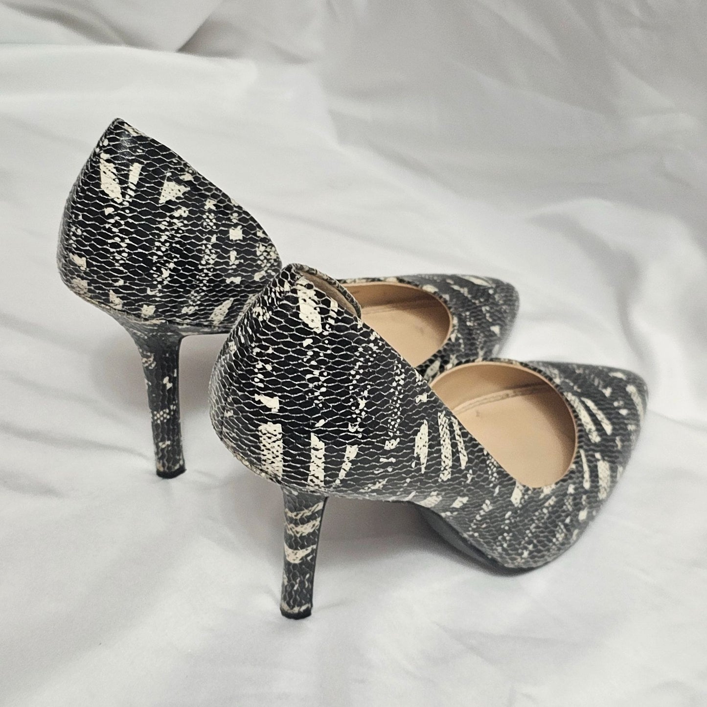 BCBG Black White Snakeskin D'orsay Pumps Size 9