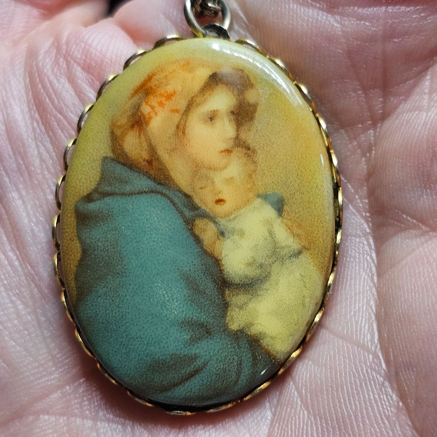 Vintage Oval Porcelian Cameo Mother Child Baby Pendant Necklace Chain