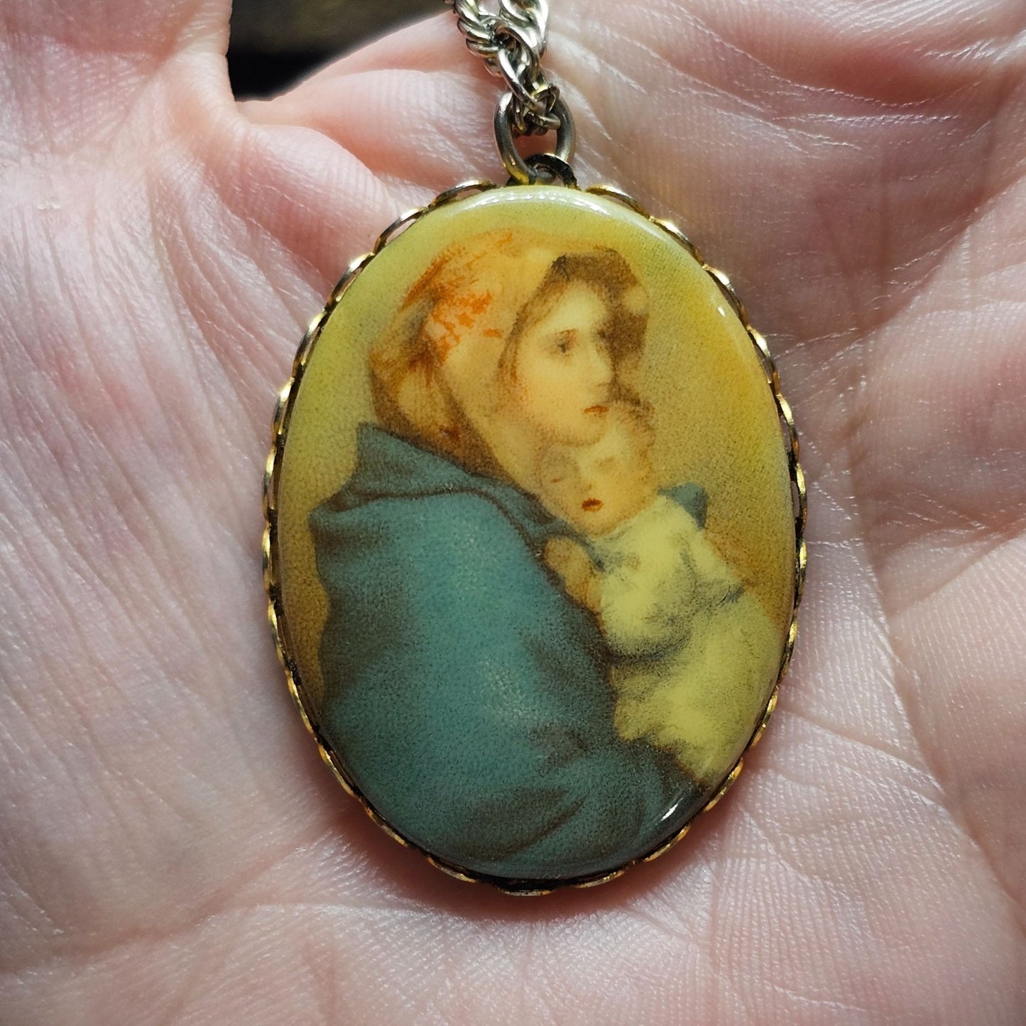 Vintage Oval Porcelian Cameo Mother Child Baby Pendant Necklace Chain