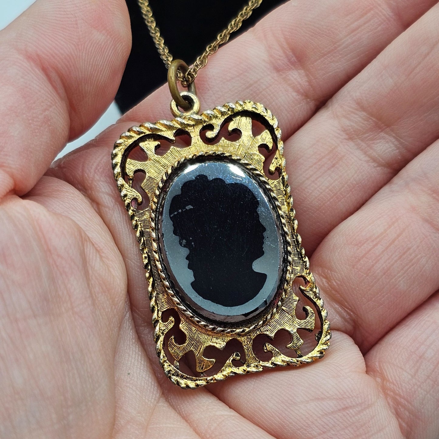 Vintage Gold-Tone Cameo Pendant Necklace Black Glass Lady Silhouette Victorian
