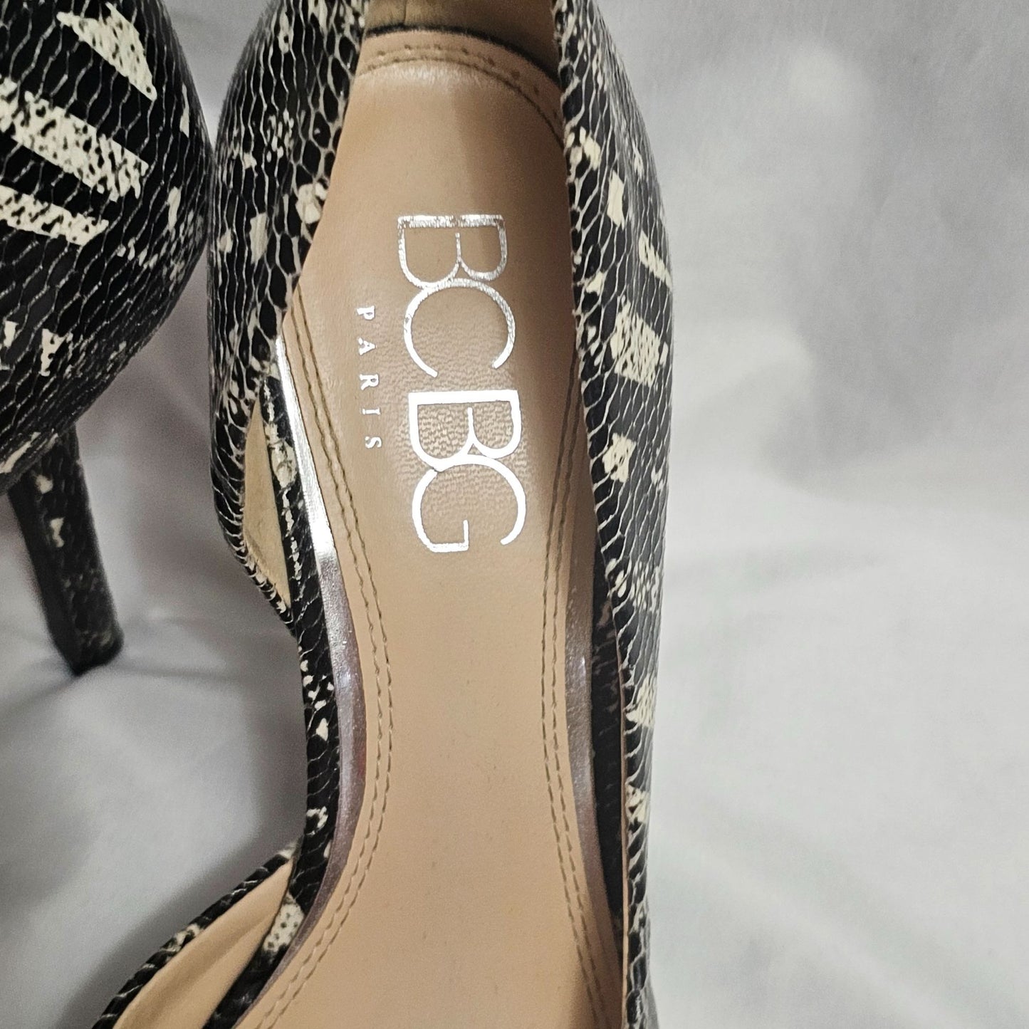 BCBG Black White Snakeskin D'orsay Pumps Size 9