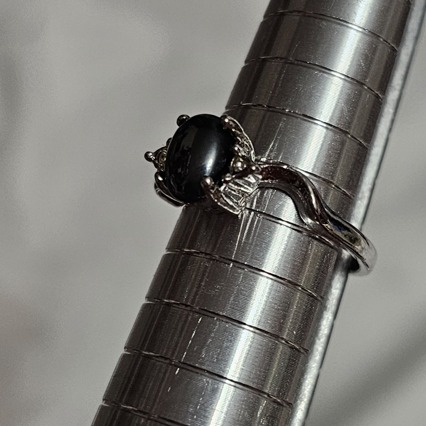 Vintage Black Stone Silver-tone Ring Size 6