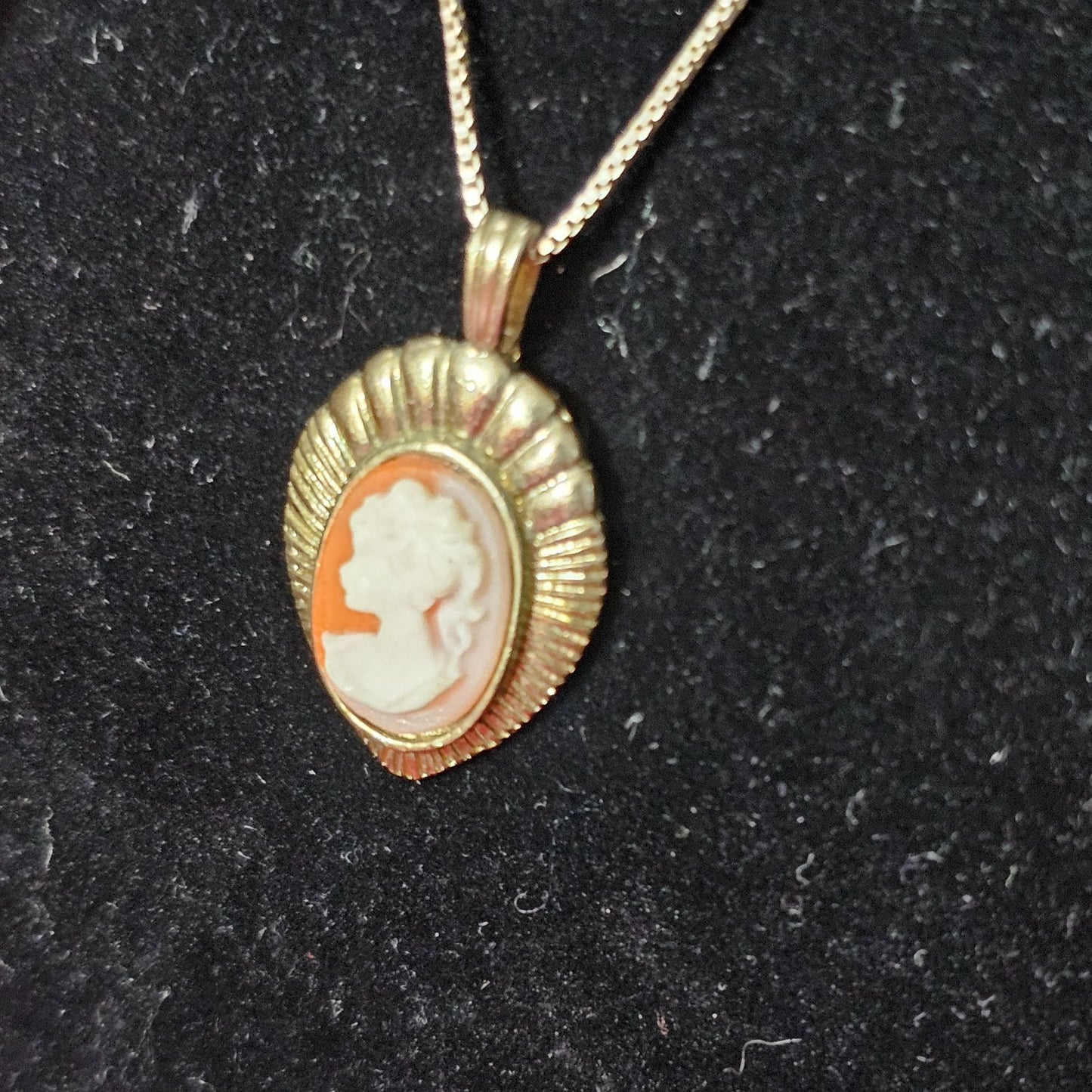 Vintage 925 Sterling Silver Chain with Small Resin Cameo Pendant Necklace