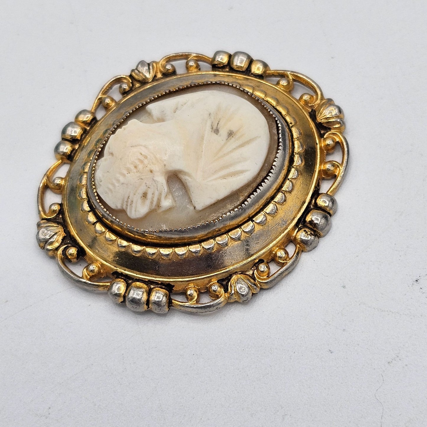 Antique Edwardian Gold-tone Carved Shell Cameo Brooch Pin High Relief