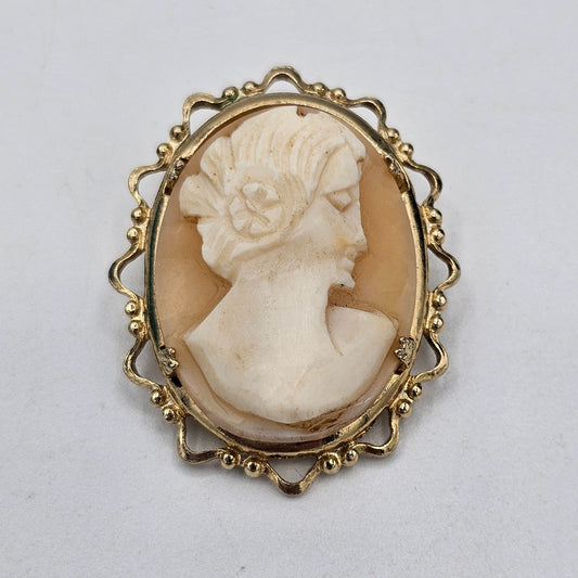 Vintage Carved Shell Women's Portrait Cameo Brooch Pin Gold-tone Scalloped Edge