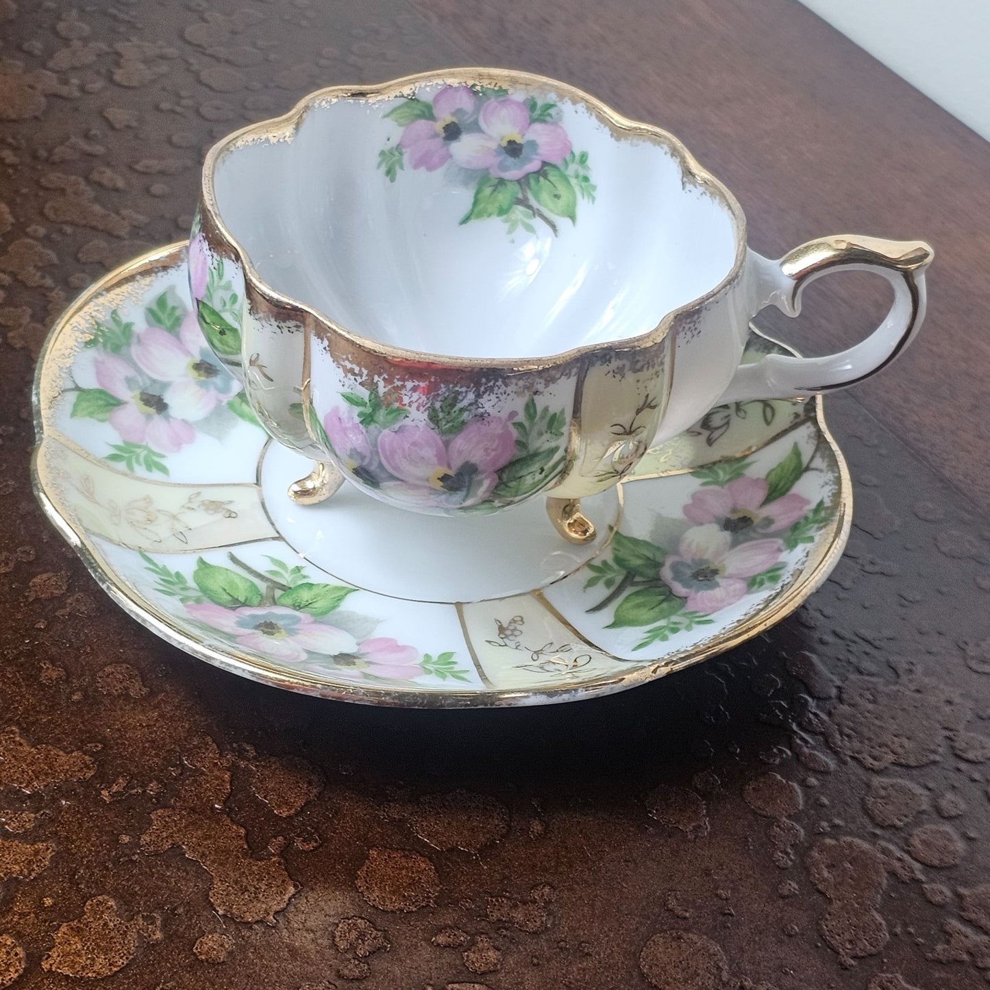 Vintage Napco China Hand Painted 3 Footed Pink Floral Tea Cup Saucer Set IDD239