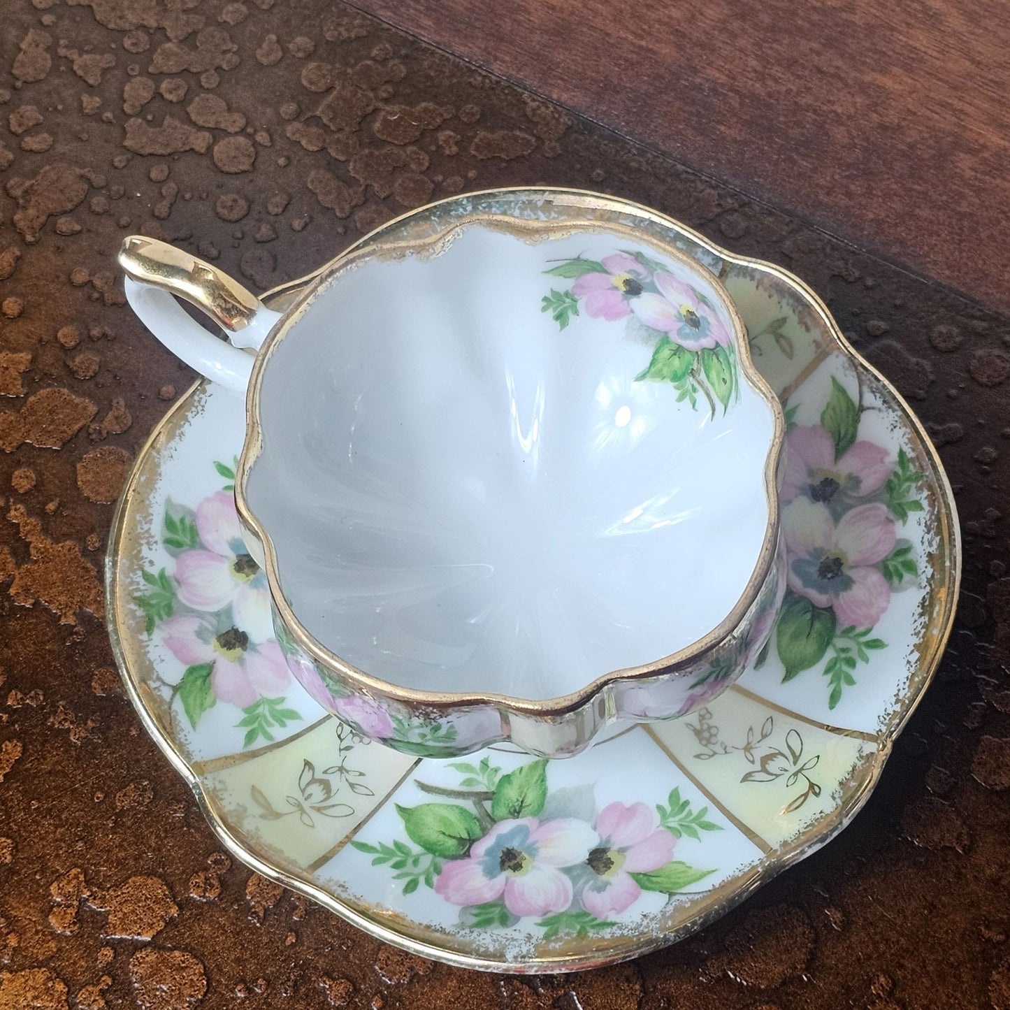 Vintage Napco China Hand Painted 3 Footed Pink Floral Tea Cup Saucer Set IDD239