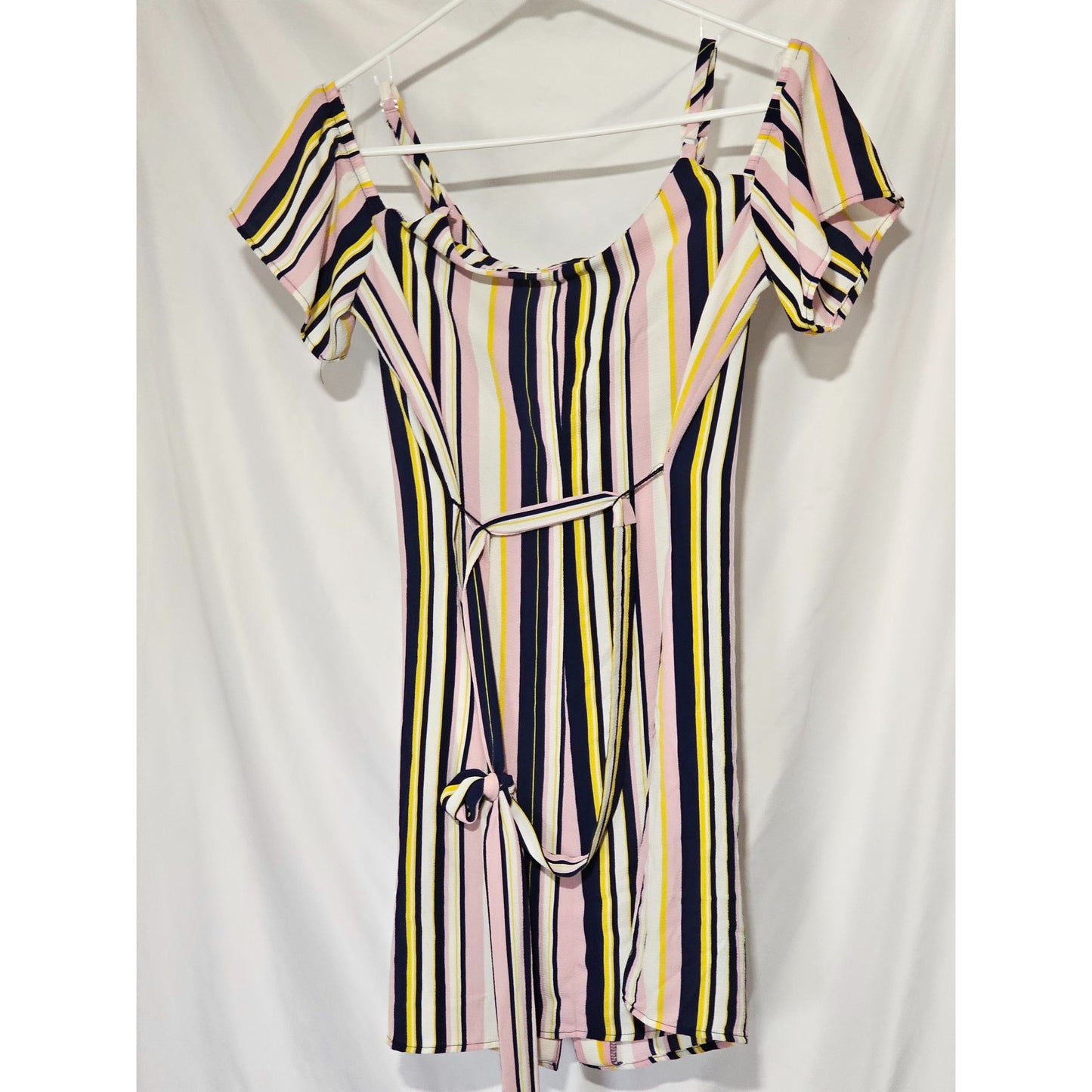 Speechless Pink, Navy, Yellow Vertical Striped Cold-shoulder Short Dress Size M