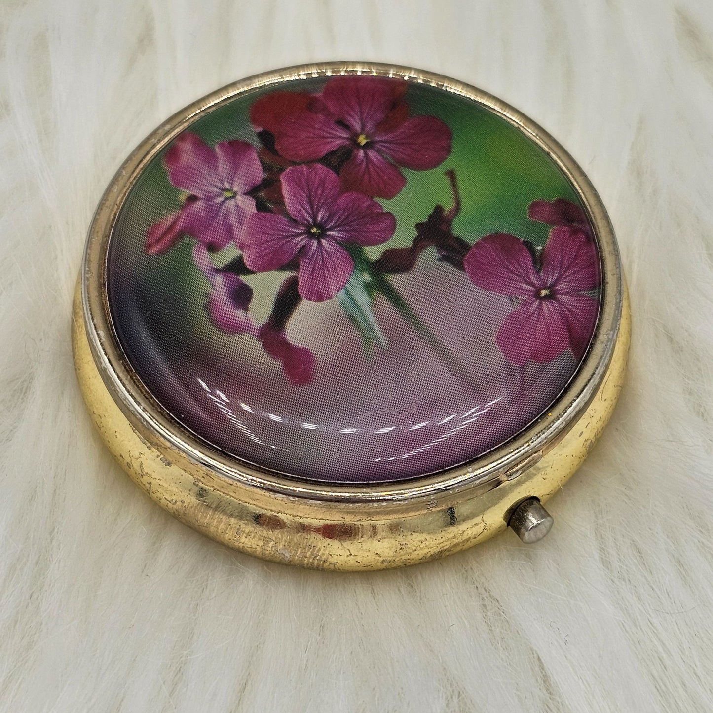 Vintage Pink Forget Me Knot Floral Round 3 Compartment Pill Case