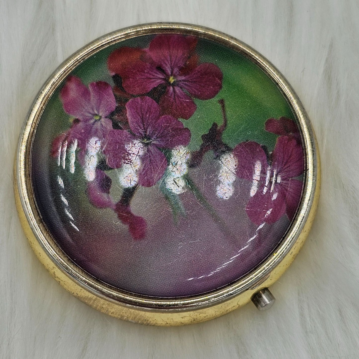 Vintage Pink Forget Me Knot Floral Round 3 Compartment Pill Case