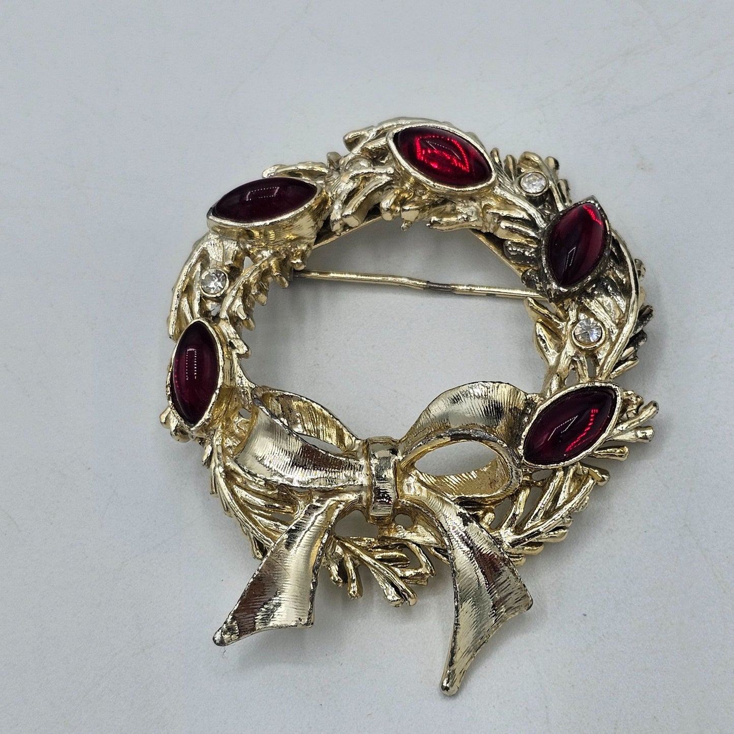 Vintage Tancer Gold-tone Wreath Brooch Pin With Ruby Red & Clear Stones MISSING1