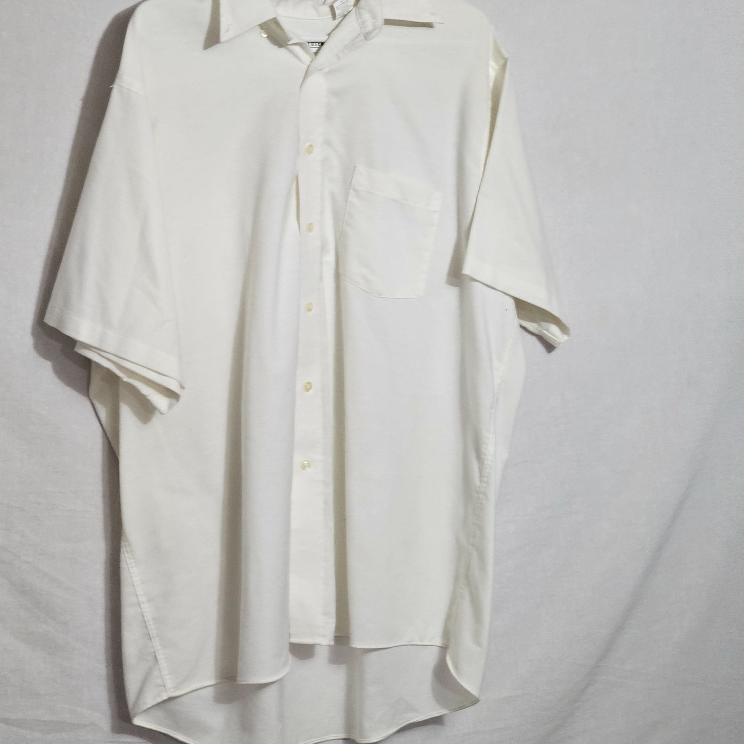 Van Heusen White Collared Button Down Short Sleeve Shirt Size XL