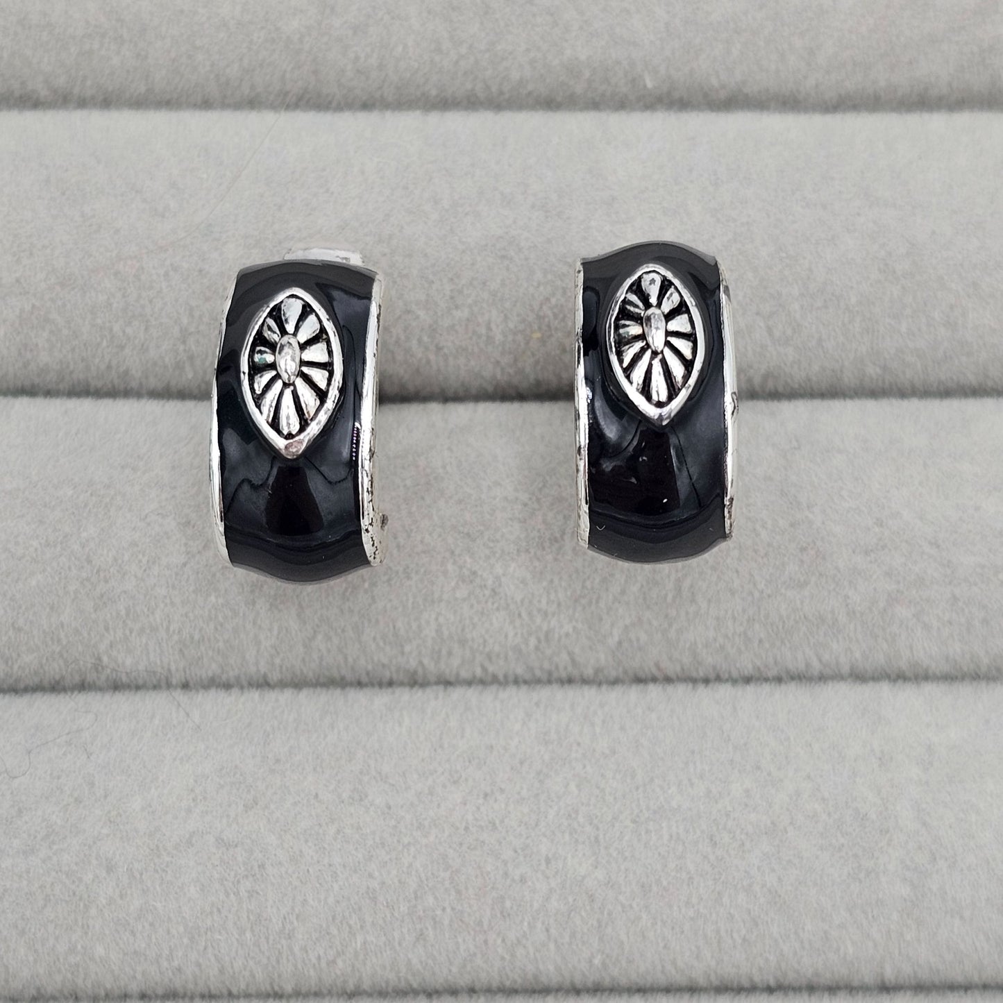 Napier Vintage NOS Black Enamel Hoop Clip-on Earrings