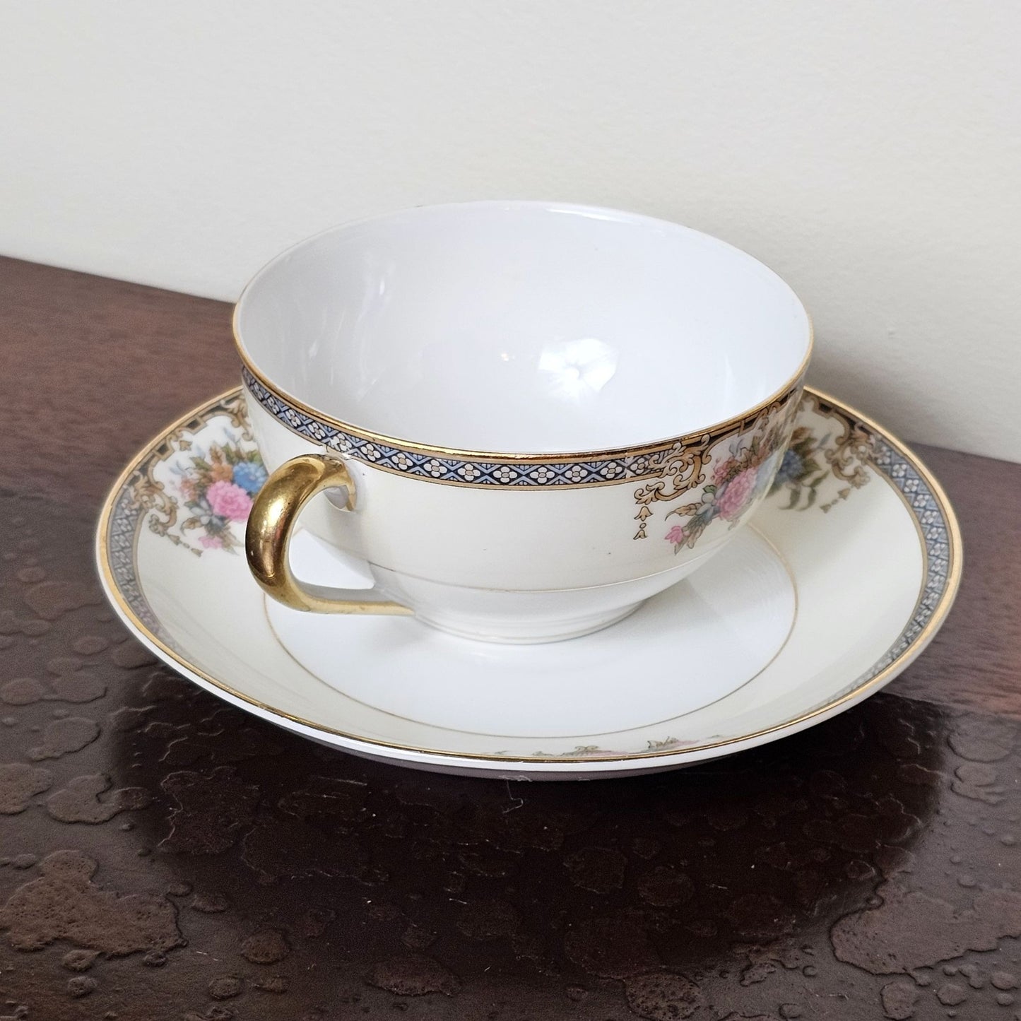 Noritake Grasmere Floral Intricate Rim Design Gold Trim Tea Cup Saucer Set Japan