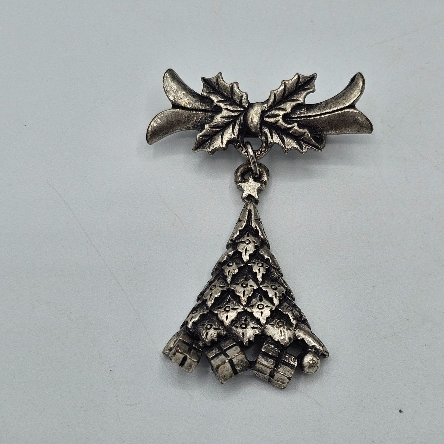 Vintage Holly Dangle Christmas Tree Pin Brooch Pewter Presents Holiday Design