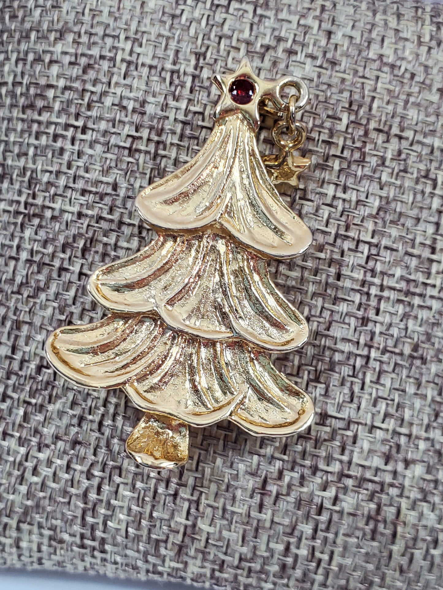 Vintage Gold-tone Signed AV Christmas Tree