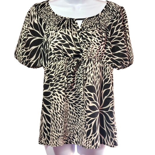 Worthington Black White Abstract Floral Satiny Short Sleeve Blouse Size M