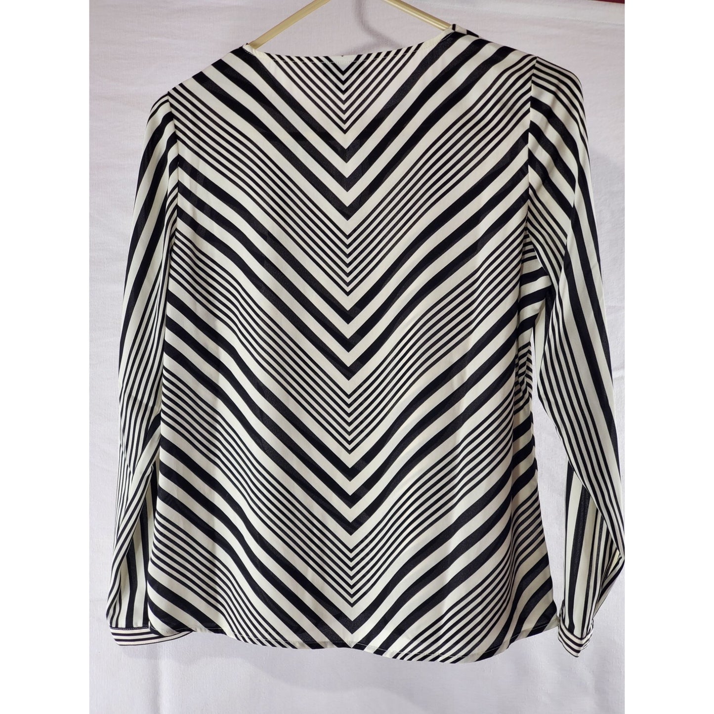 Talbots Petite Black White Chevron Striped Round Button Neck Blouse Size S